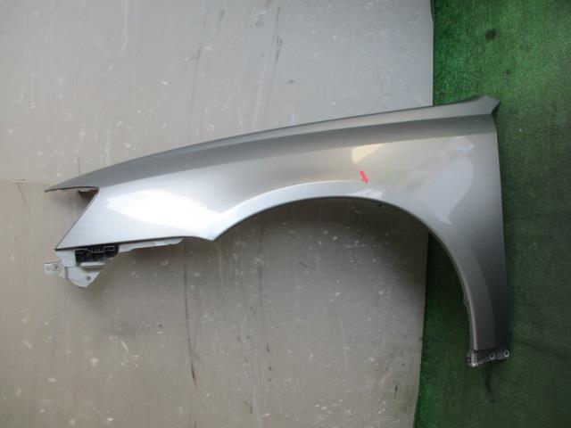 【中古】中古部品 レガシィ BP5 左ﾌﾛﾝﾄﾌｪﾝﾀﾞｰ 【3330560100-001459144710700】