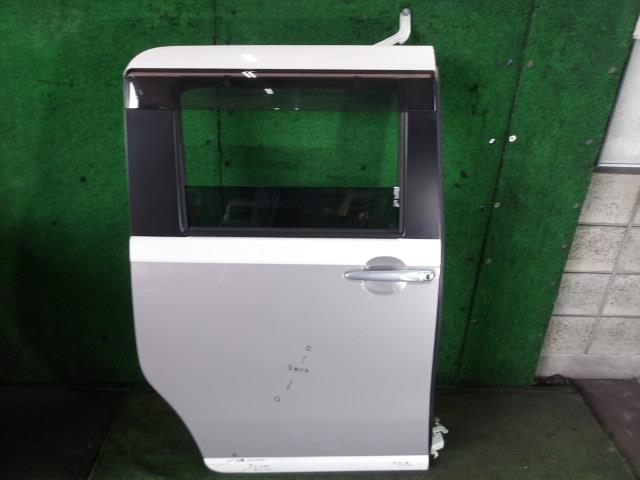 【中古】中古部品 ムーヴキャンバス LA800S 右ﾘｱﾄﾞｱ 【3340220100-000226008613300】
