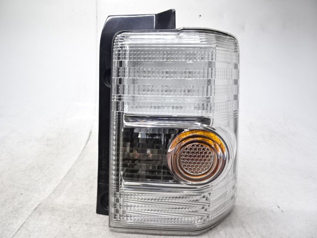 【中古】中古部品 ムーヴコンテ L575S 右ﾃｰﾙﾗﾝﾌﾟ 【3330990500-250404000215500】