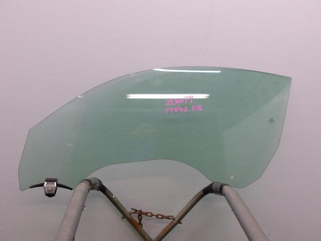 【中古】中古部品 アウディ TT 8JCES 左ﾌﾛﾝﾄﾄﾞｱｶﾞﾗｽ 【3310250100-000253009913230】