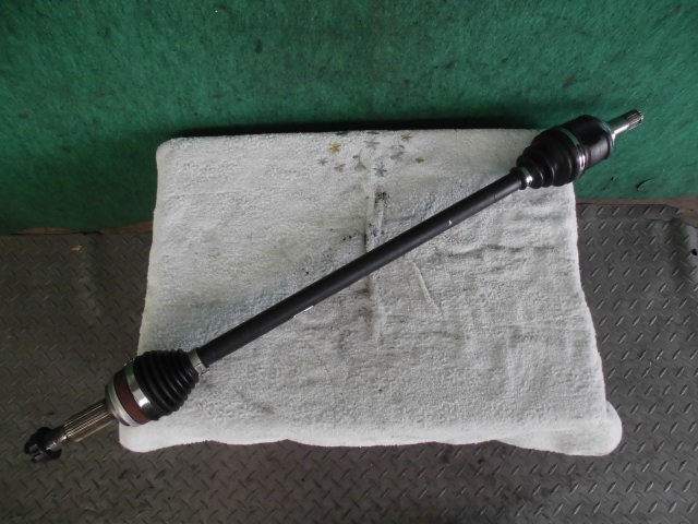 【中古】中古部品 Ｃ－ＨＲ NGX50 右ﾘｱﾄﾞﾗｲﾌﾞｼｬﾌﾄ 【3310420000-000002344042300】