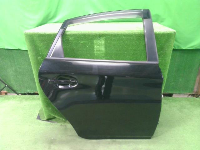【中古】中古部品 プリウス ZVW30 右ﾘｱﾄﾞｱ 【3310200100-000021529513300】
