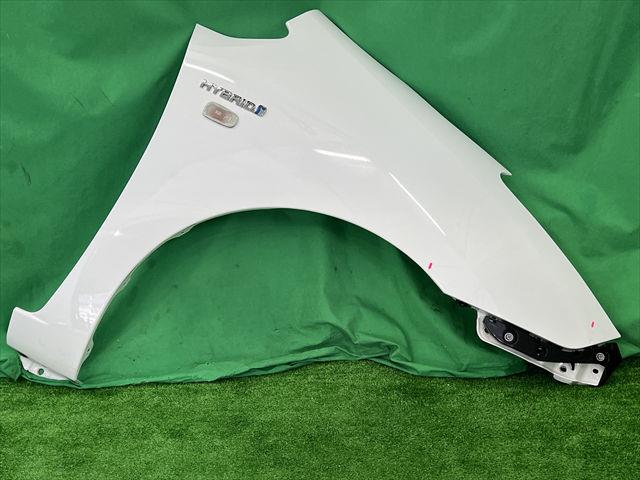 【中古】中古部品 プリウス NHW20 右ﾌﾛﾝﾄﾌｪﾝﾀﾞｰ 【3330240100-002025540110600】