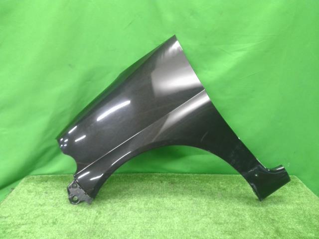 【中古】中古部品 エッセ L235S 左ﾌﾛﾝﾄﾌｪﾝﾀﾞｰ 【3310200100-000021580810700】