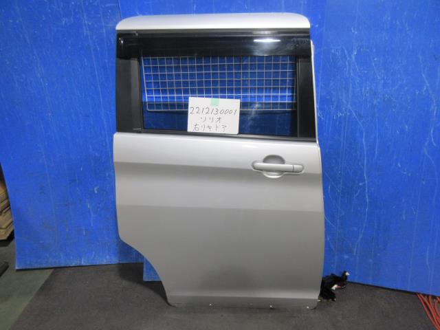 【中古】中古部品 ソリオ MA36S 右ﾘｱﾄﾞｱ 【3310220100-221213000113300】