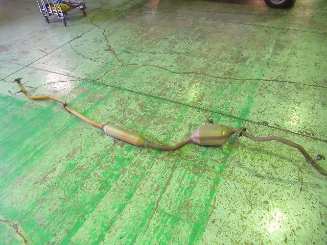 【中古】中古部品 エッセ L235S ﾌﾛﾝﾄｴｷｿﾞｰｽﾄﾊﾟｲﾌﾟ 【3330210100-000037061522200】