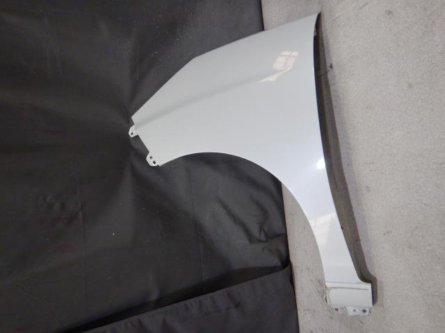 【中古】中古部品 デリカＤ2 MB36S 左ﾌﾛﾝﾄﾌｪﾝﾀﾞｰ 【3330810100-250410001210700】