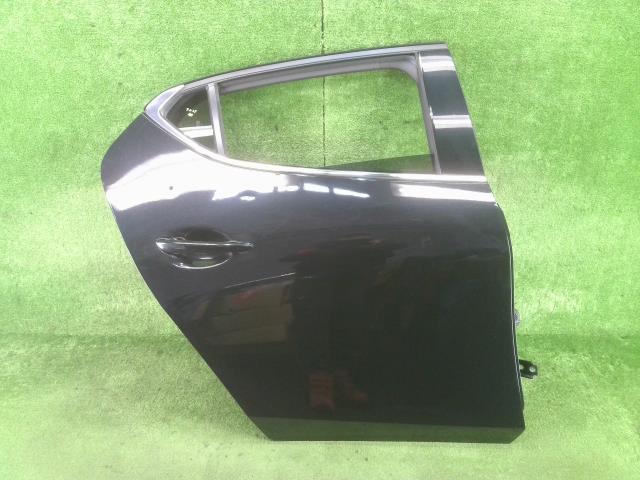 【中古】中古部品 ＭＡＺＤＡ３ BPFP 右ﾘｱﾄﾞｱ 【3330990100-250313000213300】