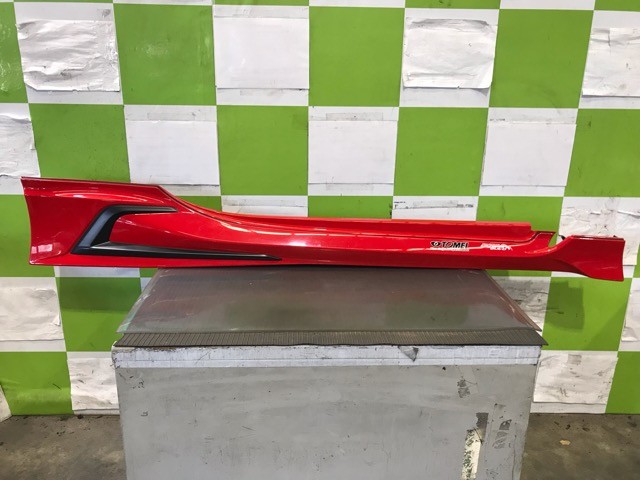 【中古】中古部品 ８６ ZN8 右ｻｲﾄﾞｽﾃｯﾌﾟ 【3330530100-000005377113700】