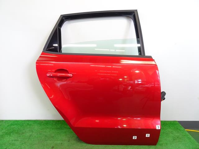 【中古】中古部品 VW ポロ 6RCJZ 右ﾘｱﾄﾞｱ 【3330640100-250414000113300】