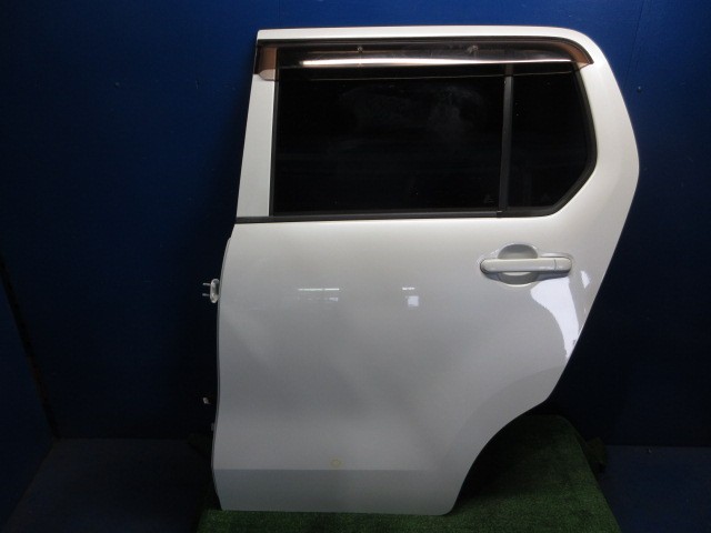 【中古】中古部品 ワゴンＲ MH34S 左ﾘｱﾄﾞｱ 【3310270100-000014747013400】