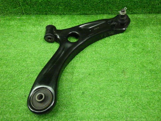 【中古】中古部品 ハスラー MR31S 右ﾌﾛﾝﾄﾛｱｱｰﾑ 【3330250100-000000898151720】