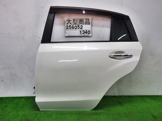 【中古】中古部品 ＸＶ GPE 左ﾘｱﾄﾞｱ 【3330890100-000025605213400】