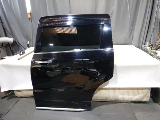 【中古】中古部品 オデッセイ RC1 左ﾘｱﾄﾞｱ 【3330810100-250415000113400】