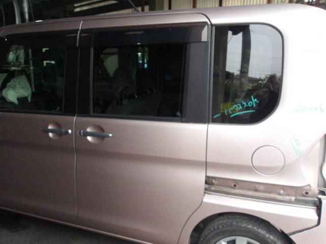 【中古】中古部品 タント LA600S 左ﾘｱﾄﾞｱ 【3310420000-000010596813400】