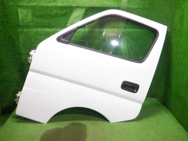 【中古】中古部品 キャラバン CWMGE25 左ﾌﾛﾝﾄﾄﾞｱ 【3330420100-250407000113200】