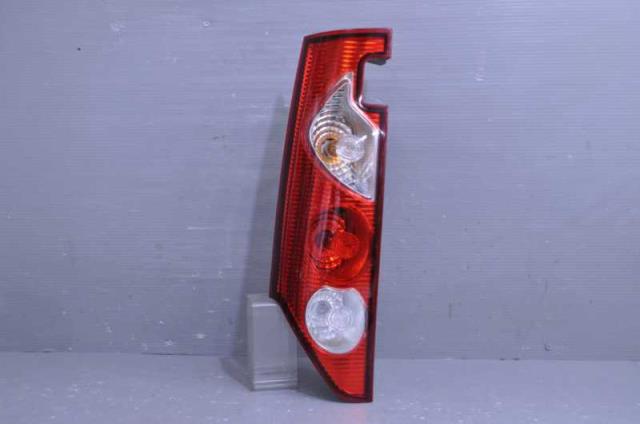 ルノートゥインゴAHH4B後期型テールランプ右 ルノー 純正 トゥインゴ 《 AHH4B 》 右テールランプ P80400