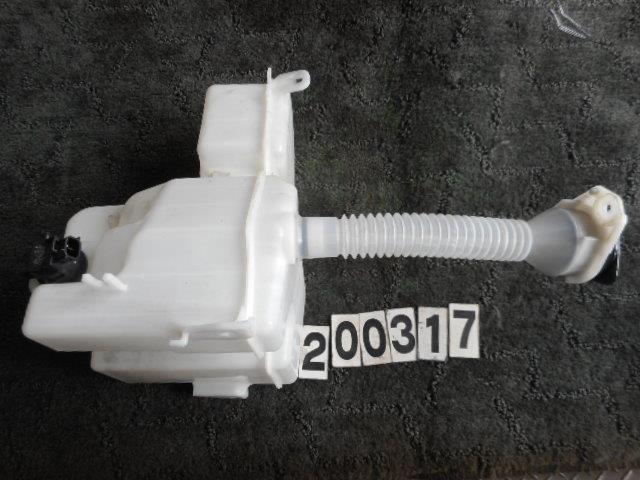 【中古】中古部品 クラウンマジェスタ UZS186 ｳｫｯｼｬｰﾀﾝｸ 【3100430000-001631647467300】