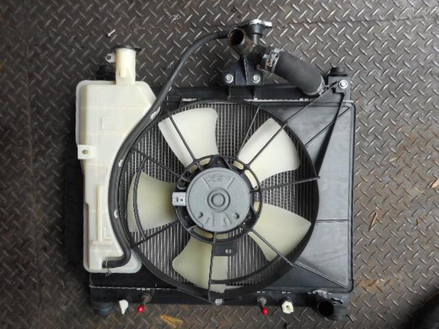 【中古】中古部品 ポルテ NNP11 ラジエータ 【3100430000-001694596520400】