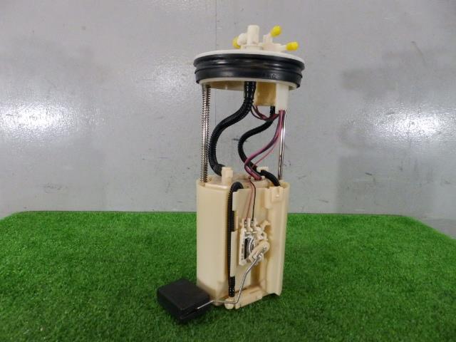 【中古】中古部品 フィット GP1 ﾌｭｰｴﾙﾎﾟﾝﾌﾟ 【3260250000-000023148820600】