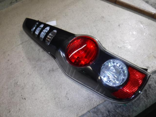 【中古】中古部品 ミラ L285S 左ﾃｰﾙﾗﾝﾌﾟ 【3330810100-001307805115600】