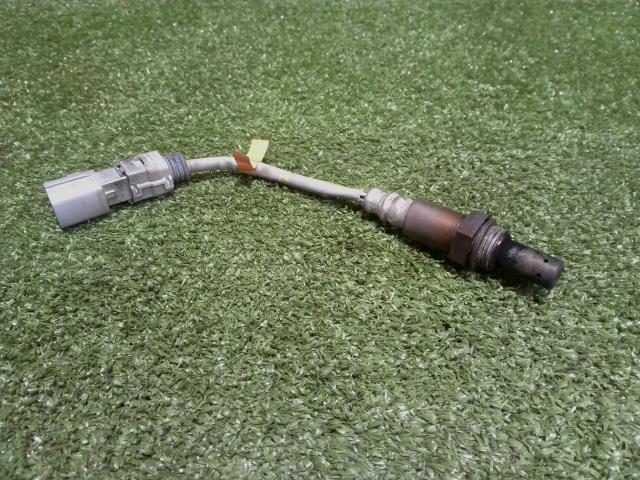 【中古】中古部品 ヴォクシー ZWR80G オーツーセンサー 【3260300000-240215000522390】