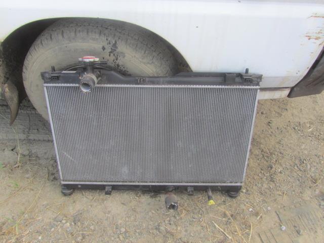 【中古】中古部品 エスクァイア ZWR80G ラジエータ 【3310030100-240913500120400】