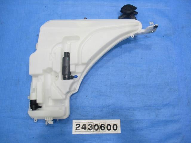 【中古】中古部品 BMW 3シリーズ 3D20 ｳｫｯｼｬｰﾀﾝｸ 【3310040100-000243060067300】
