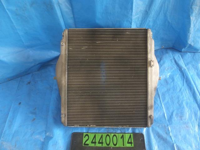 【中古】中古部品 ふそう大型車 FU54VZ インタークーラー 【3310040100-000244001420500】