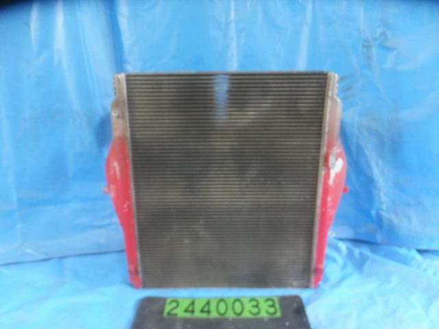 【中古】中古部品 ふそう大型車 FU54VZ インタークーラー 【3310040100-000244003320500】