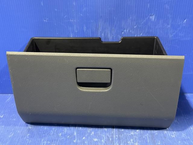 【中古】中古部品 ミニキャブ U61V ｸﾞﾛｰﾌﾞBOX 【3310050100-230424000770210】