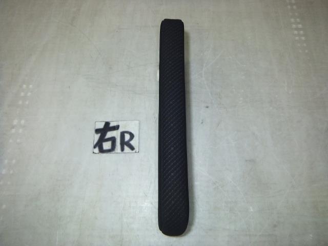 【中古】中古部品 Ｎ－ＢＯＸ JF1 ｱｰﾑﾚｽﾄ 【3310050100-230302000170462】