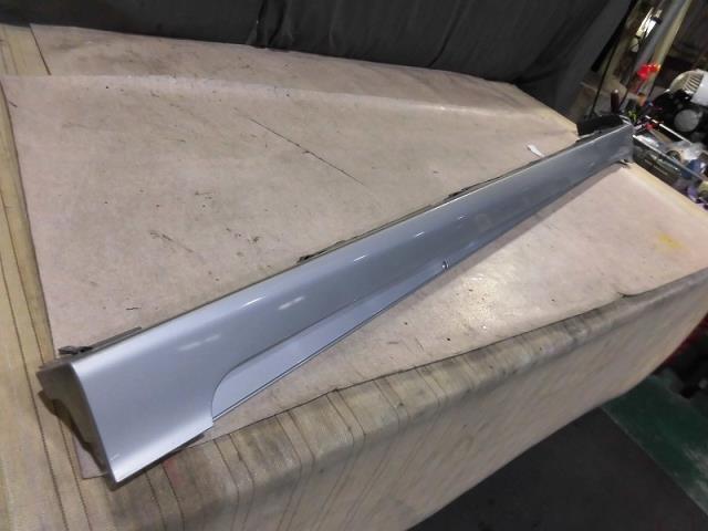 【中古】中古部品 ウィッシュ ZGE21G 右ｻｲﾄﾞｽﾃｯﾌﾟ 【3330810100-001575015413700】