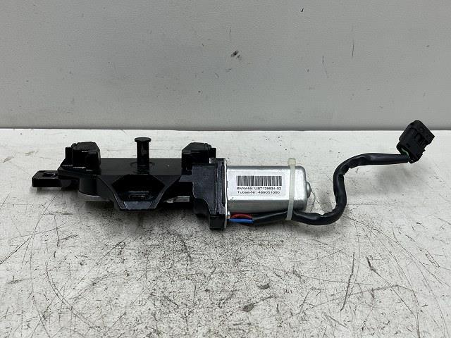 【中古】中古部品 BMW 5シリーズ PU25 トランク・バックドアクローザーモーター 【3310070100-0000Y0758666200】