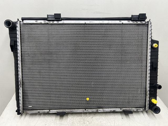 【中古】中古部品 ベンツ SLKクラス 170447 ラジエータ 【3310070100-000203013920400】|e-cleマート