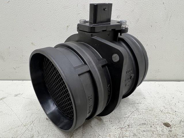 【中古】中古部品 VW ティグアン 5NCCZ ｴｱﾌﾛﾒｰﾀｰ 【3310070100-000090735360400】