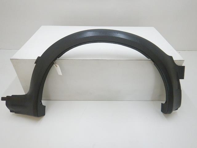 【中古】中古部品 VW ゴルフ 19RV 左ﾘｱｵｰﾊﾞｰﾌｪﾝﾀﾞｰ 【3310070100-000758903914660】｜e-cleマート