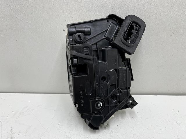 【中古】中古部品 VW ポロ 6RCBZ 左ﾘｱﾄﾞｱﾛｯｸｿﾚﾉｲﾄﾞ 【3310070100-000090753364580】