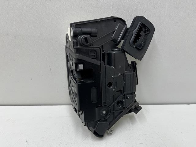 【中古】中古部品 VW ゴルフ AUCJZ 左ﾘｱﾄﾞｱﾛｯｸｿﾚﾉｲﾄﾞ 【3310070100-000090751264580】