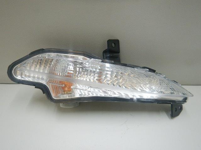 【中古】中古部品 プジョー 308 T9HN02 右ﾀｰﾝｼｸﾞﾅﾙﾗﾝﾌﾟ 【3310070100-000090738410140】 8,271円