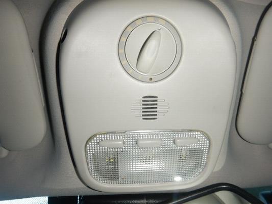【中古】中古部品 プジョー 407 D2BRV ﾙｰﾑﾗﾝﾌﾟ 【3310070100-0000Y0745668200】