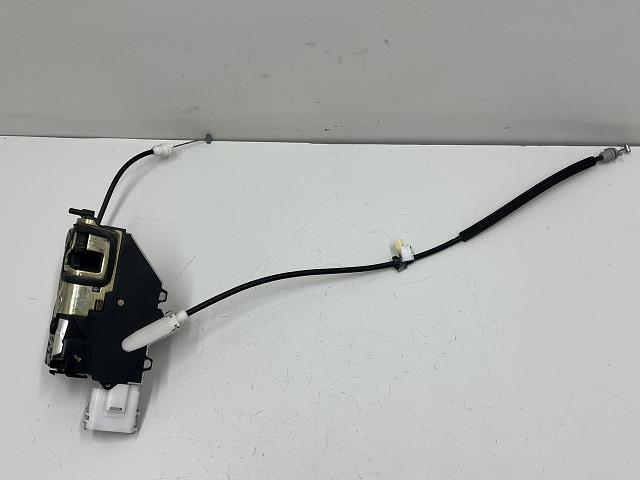 【中古】中古部品 プジョー 407 D2V 左ﾌﾛﾝﾄﾄﾞｱﾛｯｸｿﾚﾉｲﾄﾞ 【3310070100-000163025864560】