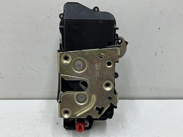 【中古】中古部品 プジョー 406 D9 右ﾘｱﾄﾞｱﾛｯｸｿﾚﾉｲﾄﾞ 【3310070100-000213009564570】