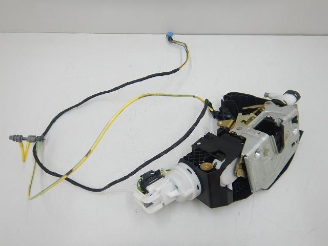 【中古】中古部品 ベンツ Sクラス 220178 右ﾘｱﾄﾞｱﾛｯｸｿﾚﾉｲﾄﾞ 【3310070100-0000A3263564570】