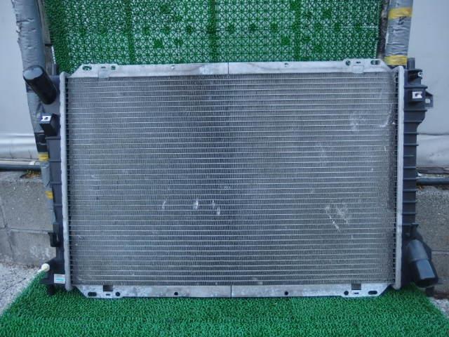 【中古】中古部品 リンカーン タウンカー 1LNWM82 ラジエータ 【3310070100-001325290920400】|e-cleマート