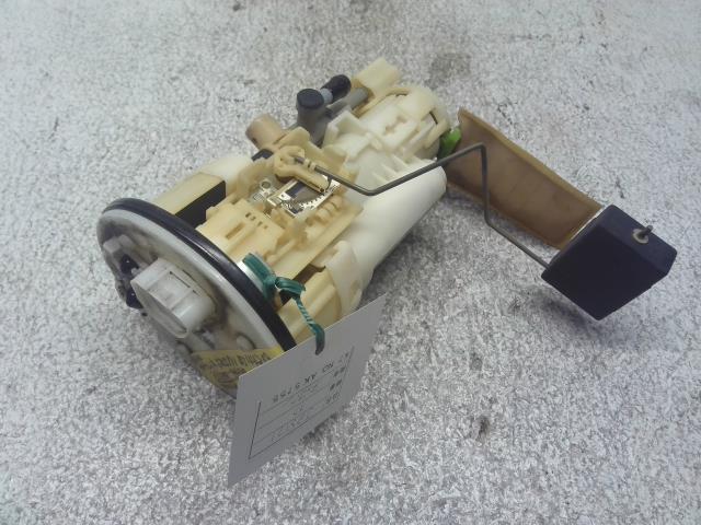 【中古】中古部品 クラウン JZS171 ﾌｭｰｴﾙﾎﾟﾝﾌﾟ 【3310160100-000004426920600】