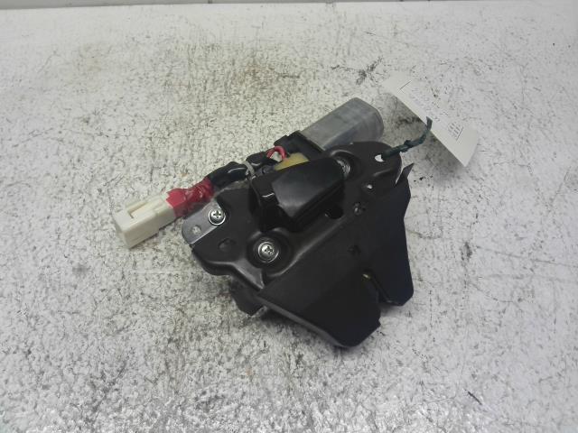 【中古】中古部品 クラウンマジェスタ UZS186 トランク・バックドアロックソレノイド 【3310160100-000004265964590】