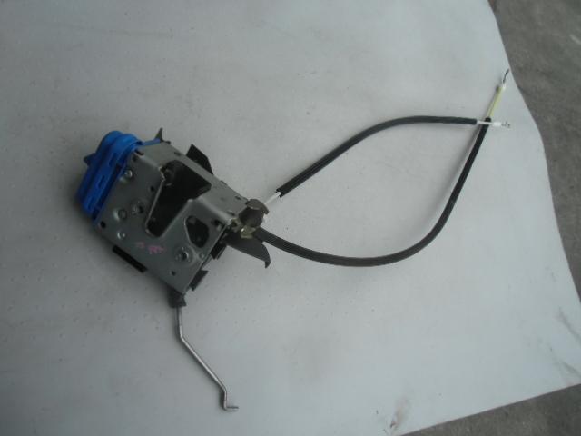 【中古】中古部品 アウディ A4 8DAPSF 左ﾘｱﾄﾞｱﾛｯｸｿﾚﾉｲﾄﾞ 【3310190100-001014440264581】