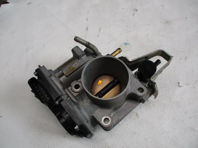 【中古】中古部品 フィット GE6 ｽﾛｯﾄﾙﾎﾞﾃﾞｨ 【3310190100-001536626520300】