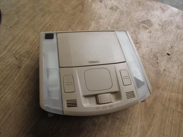 【中古】中古部品 ヴェルファイア ANH20W ﾙｰﾑﾗﾝﾌﾟ 【3310190100-000244010468200】
